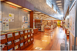 新潟市立亀田図書館